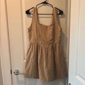 Elegant Tan Sleeveless Dress with pockets, stretchy